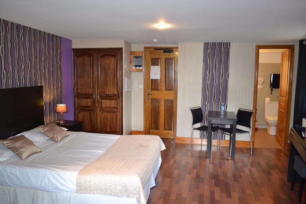 Le Domaine Des Cigognes Hotel Ennevelin Quarto foto